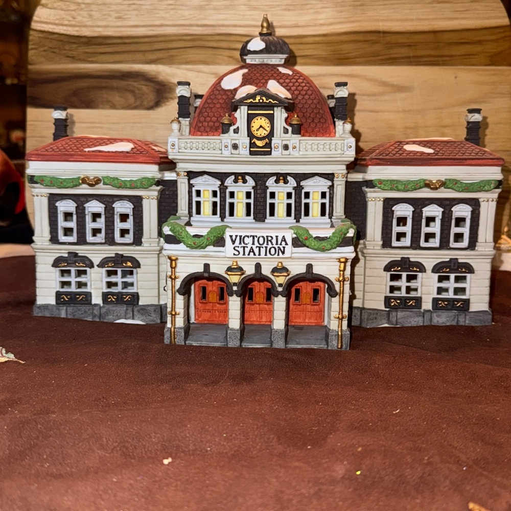 🐈‍⬛ Heritage Village Dickens Victoria Station